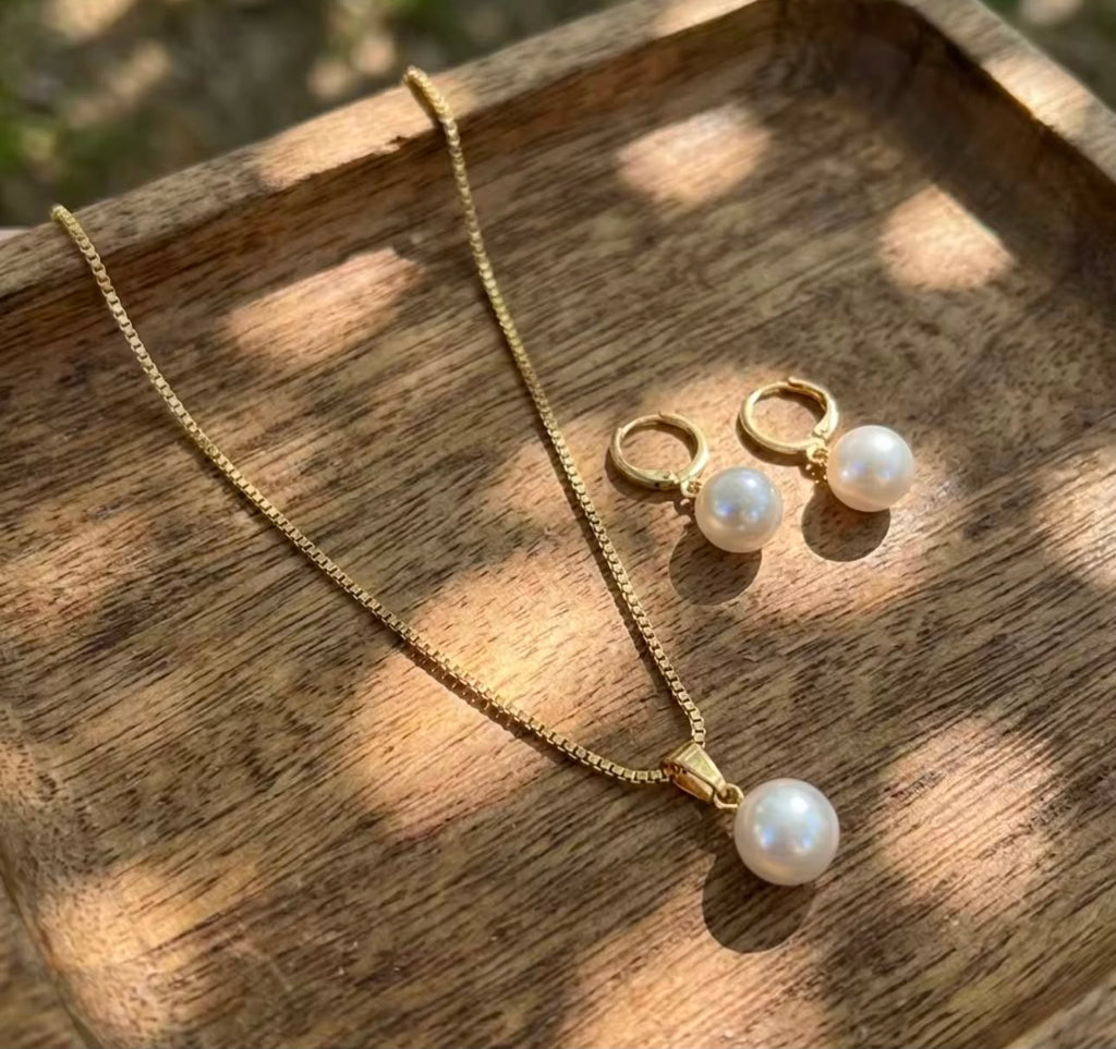 Collar de Perla Blanca con Cadena Dorada | Elegante, Minimalista y Atemporal para Mujer