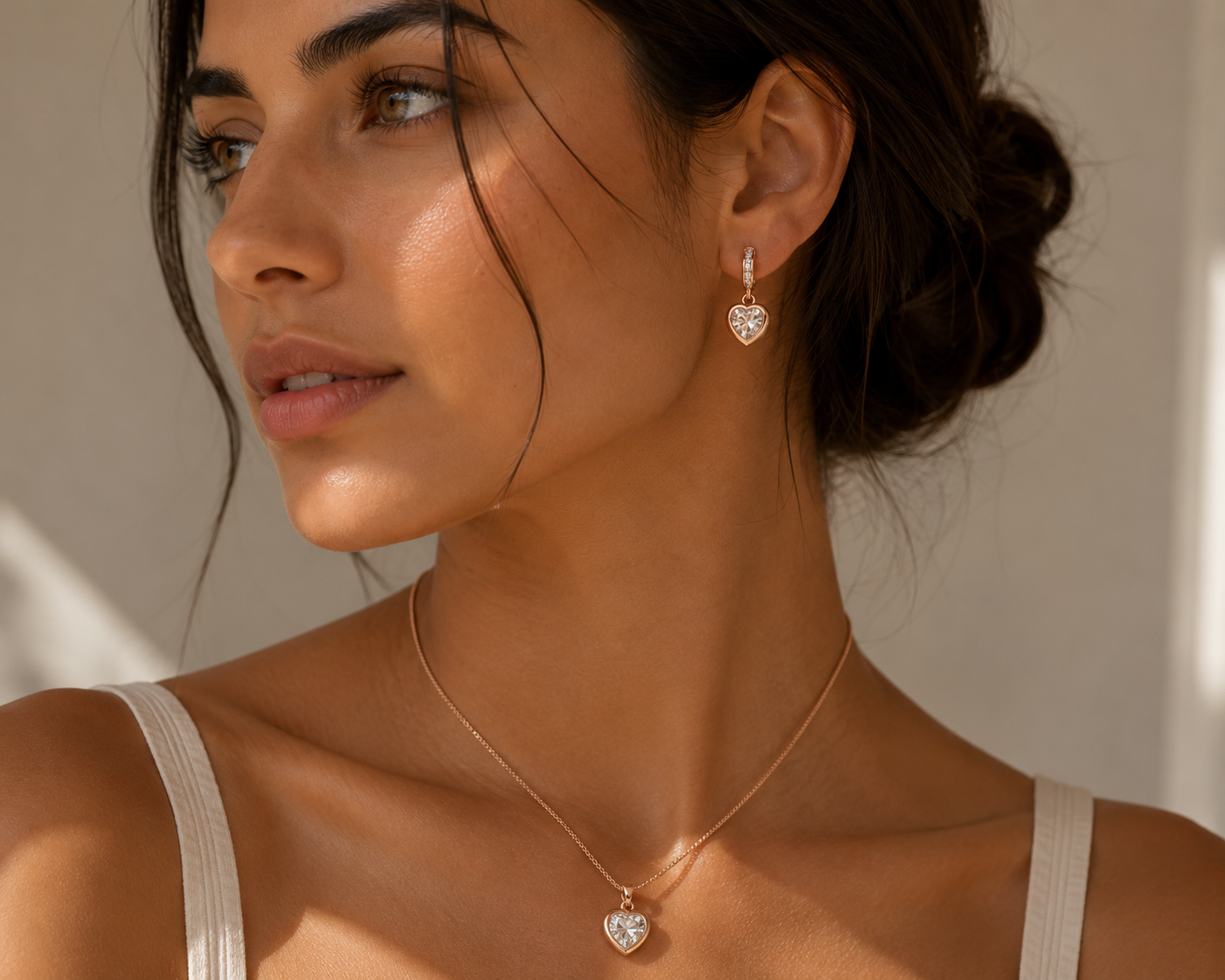 Set de Joyería Corazón Brillante – Collar + Aretes Elegantes para Mujer
